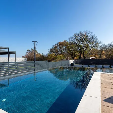 Porta Iv - Infinity Pool Bbq Luxury Balatonalmádi